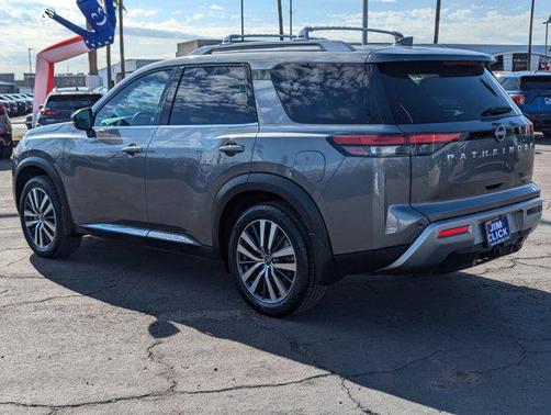 2022 Nissan Pathfinder Platinum 2WD