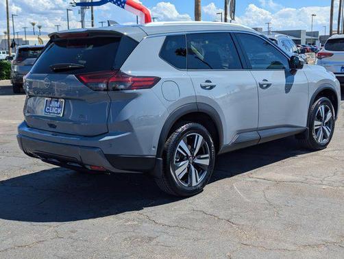 2025 Nissan Rogue SL