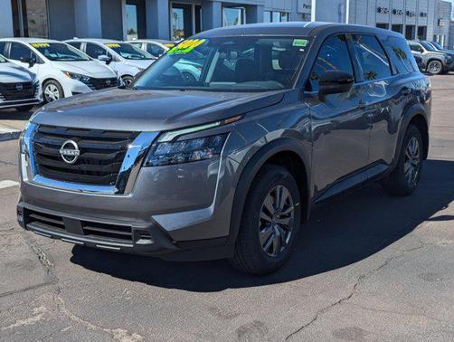 2025 Nissan Pathfinder S FWD