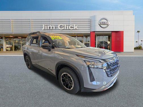 Boulder Gray Pearl/Super Black 2026 Nissan Pathfinder Rock Creek