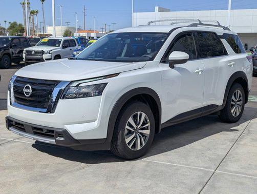 2025 Nissan Pathfinder SL FWD