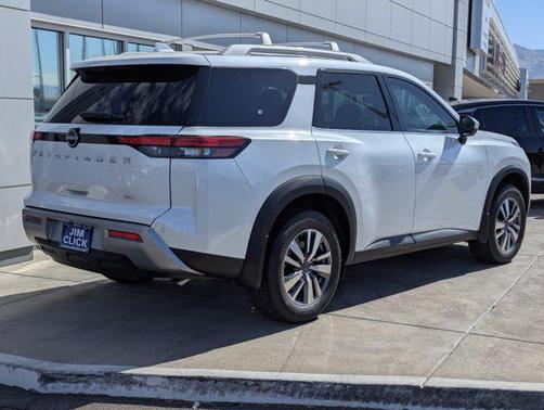 2025 Nissan Pathfinder SL FWD