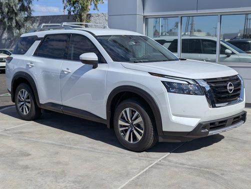 2025 Nissan Pathfinder SL FWD