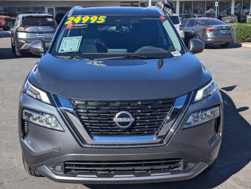 2022 Nissan Rogue SL