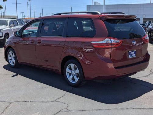 2017 Toyota Sienna LE