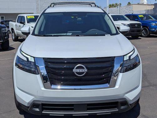 2025 Nissan Pathfinder SV 4WD