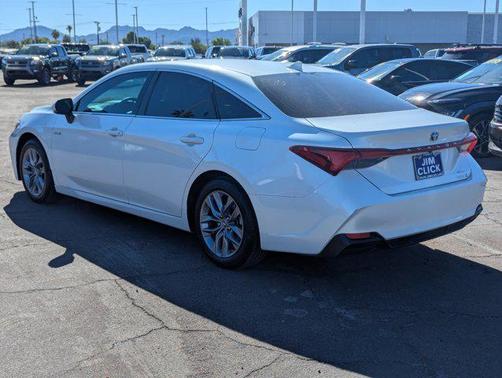2019 Toyota Avalon Hybrid XLE