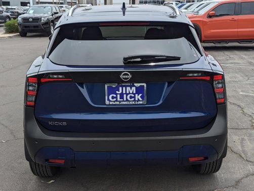 2025 Nissan Kicks SV