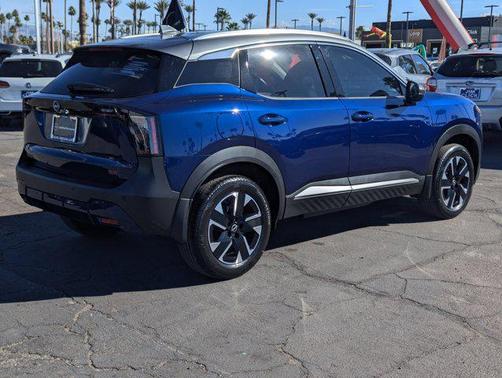 2025 Nissan Kicks SR