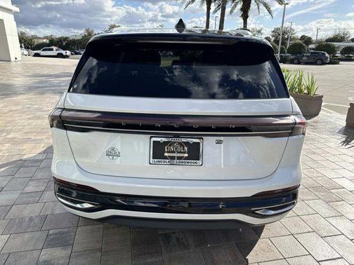 White Platinum Metallic Tri-Coat 2026 Lincoln Nautilus Reserve