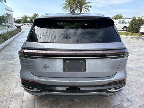 Lustrous Gray Metallic Clearcoat 2024 Lincoln Nautilus Reserve