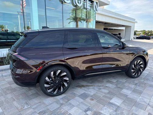 2025 Lincoln Nautilus Reserve