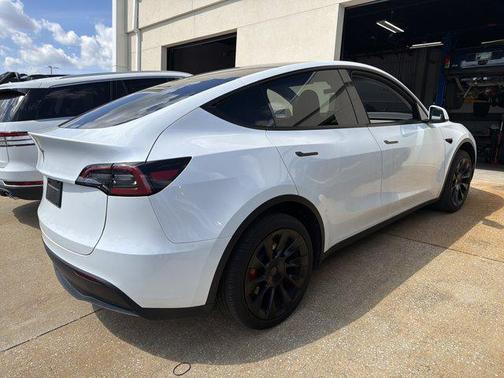 2025 Tesla Model Y Long Range Dual Motor Rear-Wheel Drive