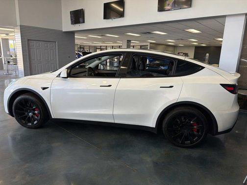 2025 Tesla Model Y Long Range Dual Motor Rear-Wheel Drive