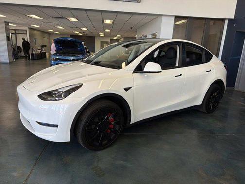 2025 Tesla Model Y Long Range Dual Motor Rear-Wheel Drive