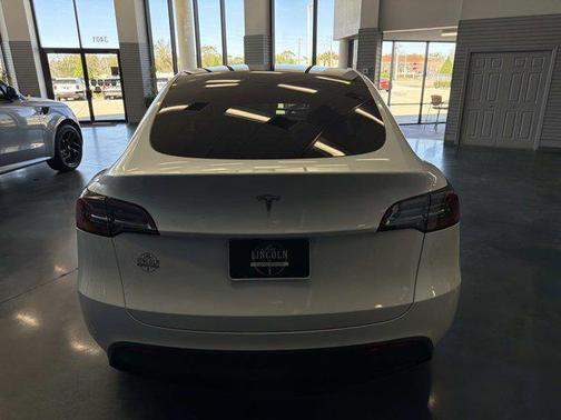 2025 Tesla Model Y Long Range Dual Motor Rear-Wheel Drive