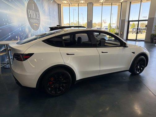 2025 Tesla Model Y Long Range Dual Motor Rear-Wheel Drive