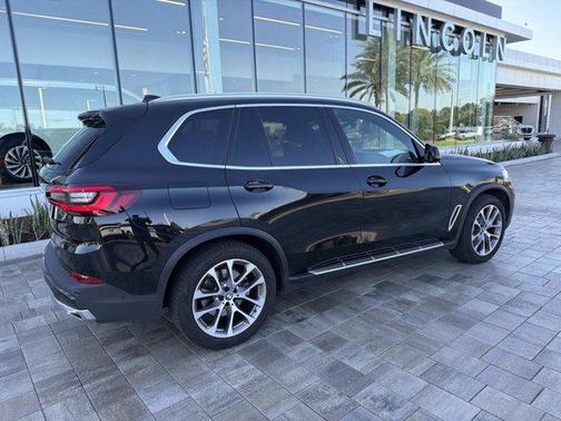 Black Sapphire Metallic 2023 BMW X5 xDrive40i
