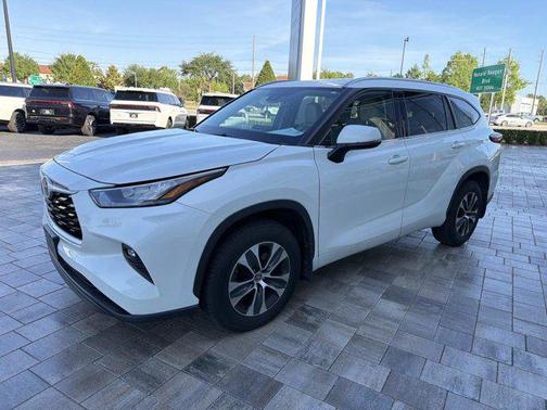 Blizzard Pearl 2020 Toyota Highlander XLE