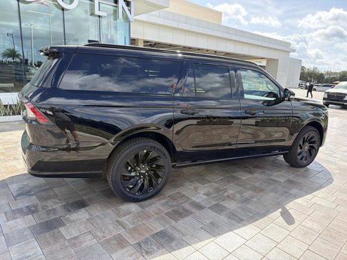 Infinite Black Metallic 2026 Lincoln Navigator Reserve