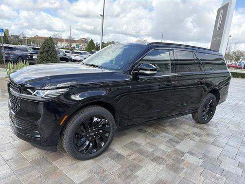 Infinite Black Metallic 2026 Lincoln Navigator Reserve