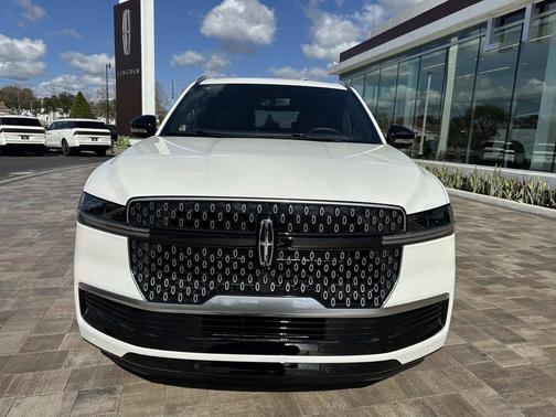 PRISTINE WHITE METALLIC 3C 2026 Lincoln Navigator Reserve