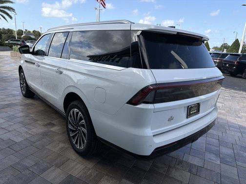 Pristine White Metallic Tri-Coat 2026 Lincoln Navigator Black Label