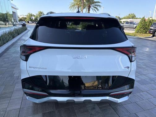 Glacial White Pearl 2023 Kia Sportage SX-Prestige