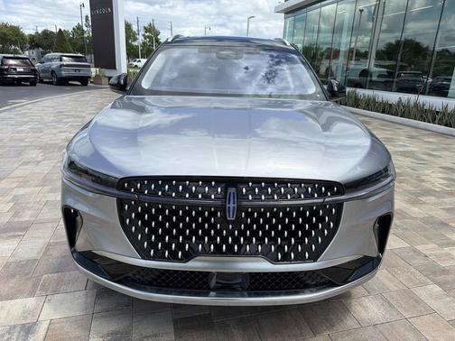 SILVER RADIANCE MET CC 2026 Lincoln Nautilus Reserve