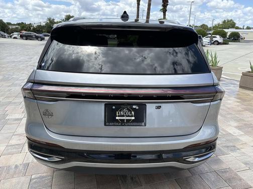 SILVER RADIANCE MET CC 2026 Lincoln Nautilus Reserve