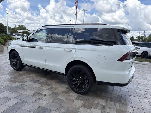 PRISTINE WHITE METALLIC 3C 2026 Lincoln Navigator Reserve