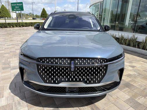 Whisper Blue Metallic Clearcoat 2026 Lincoln Nautilus Reserve