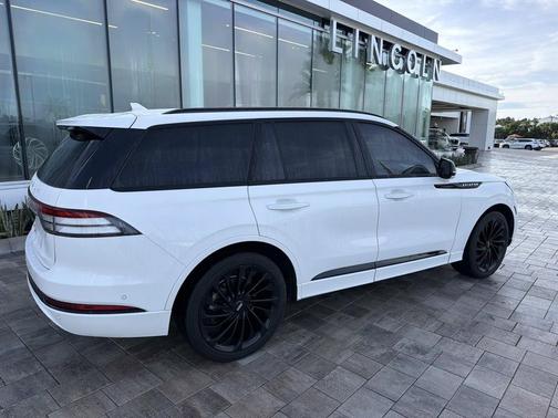 Pristine White Metallic Tri-Coat 2023 Lincoln Aviator Reserve