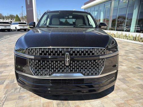 Infinite Black Metallic 2026 Lincoln Navigator Reserve