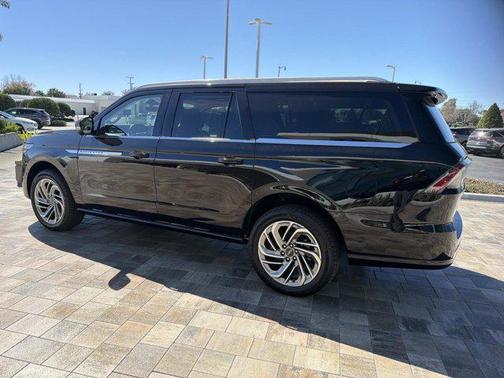 Infinite Black Metallic 2026 Lincoln Navigator Reserve