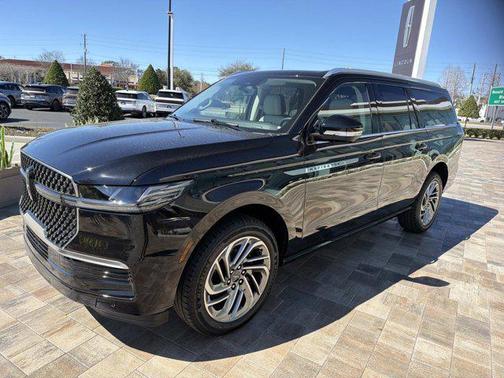 Infinite Black Metallic 2026 Lincoln Navigator Reserve