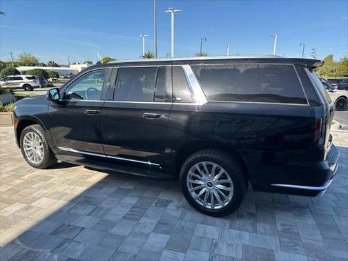 2022 Cadillac Escalade ESV Premium Luxury