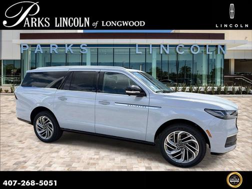 CRYSTAL WHITE METALLIC CC 2026 Lincoln Navigator Reserve