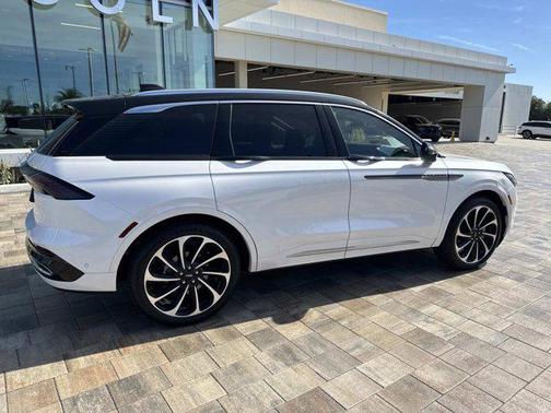 2024 Lincoln Nautilus Black Label