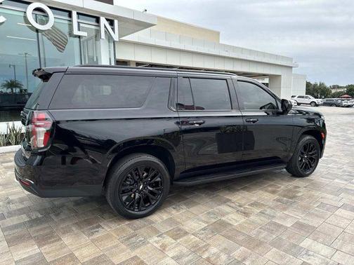 2021 Chevrolet Suburban RST