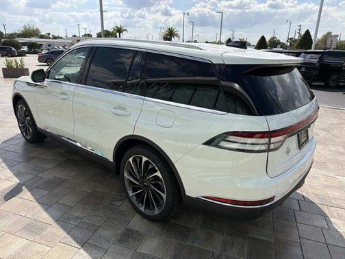 Pristine White Metallic Tri-Coat 2026 Lincoln Aviator Reserve