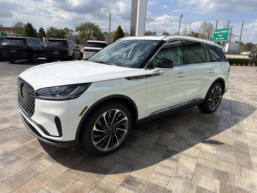 Pristine White Metallic Tri-Coat 2026 Lincoln Aviator Reserve