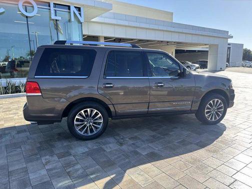 2017 Lincoln Navigator Select