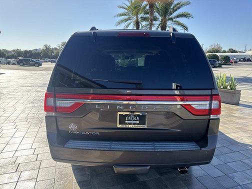 2017 Lincoln Navigator Select