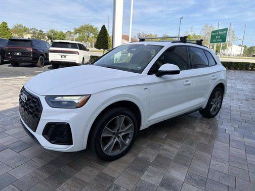 Grenadine Red Metallic 2025 Audi Q5 45 S line Premium