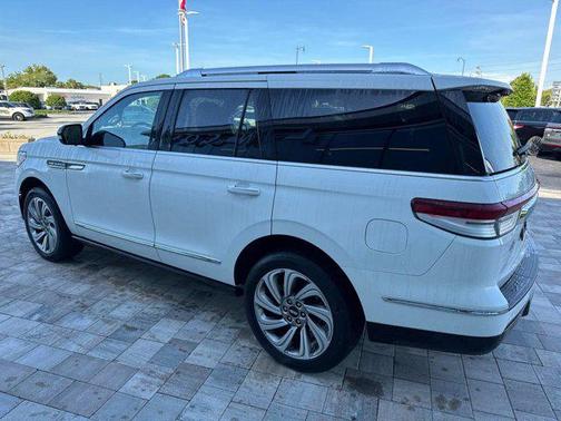 2022 Lincoln Navigator Reserve