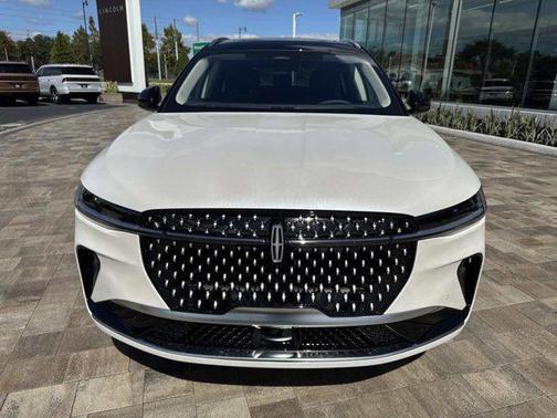 White Platinum Metallic Tri-Coat 2026 Lincoln Nautilus Reserve