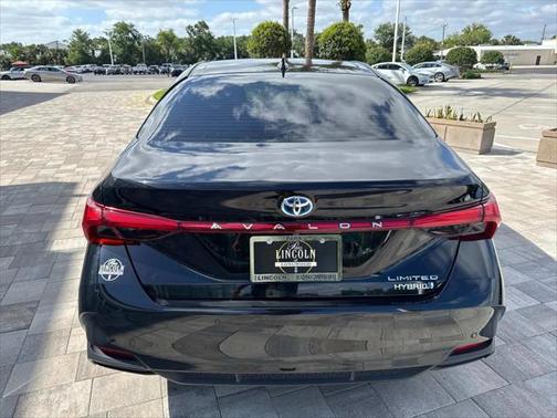 2022 Toyota Avalon Hybrid Limited
