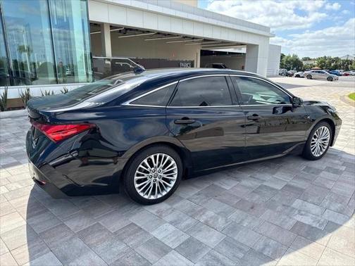 2022 Toyota Avalon Hybrid Limited