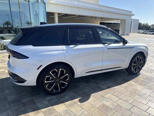 WHITE PLATINUM MET 3C 2026 Lincoln Nautilus Reserve
